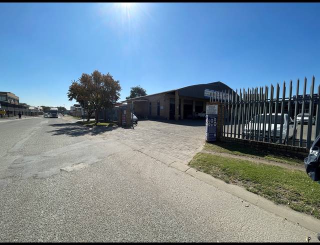 170M² BUSINESS TO LET IN HUGHES